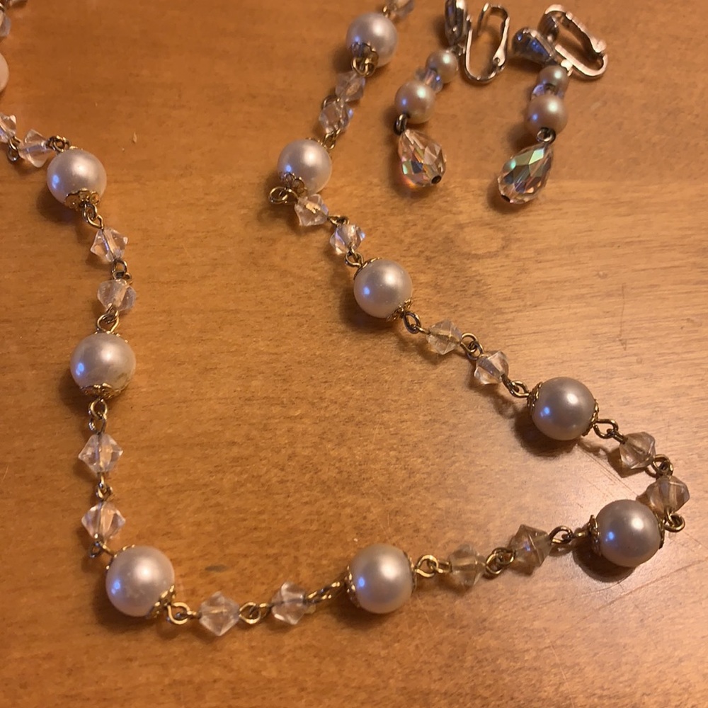 Vintage Pearls &‎ Crystals Necklace with 2 Pair (Pierced & Clip) Earrings - Picture 2 of 6
